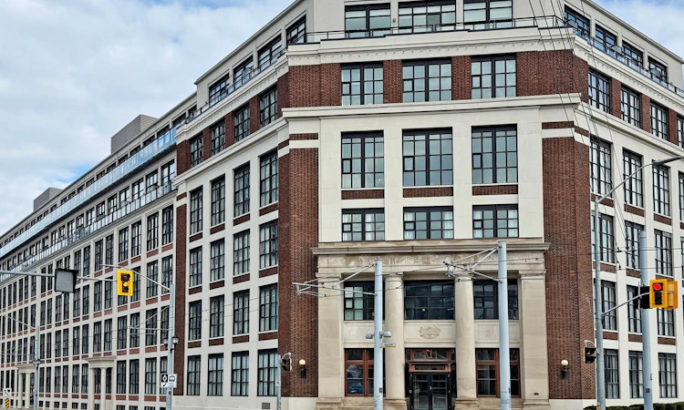 207-410 King Street W