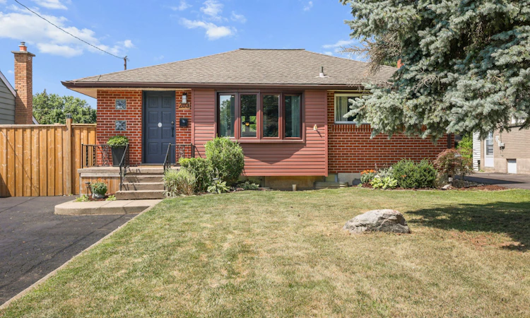 203 Merlin Crescent