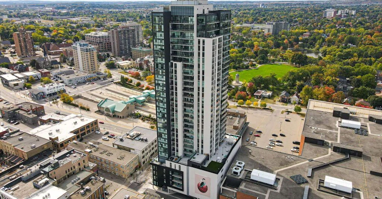 2504-60 Charles Street W, Kitchener, ON, N2G 0C9