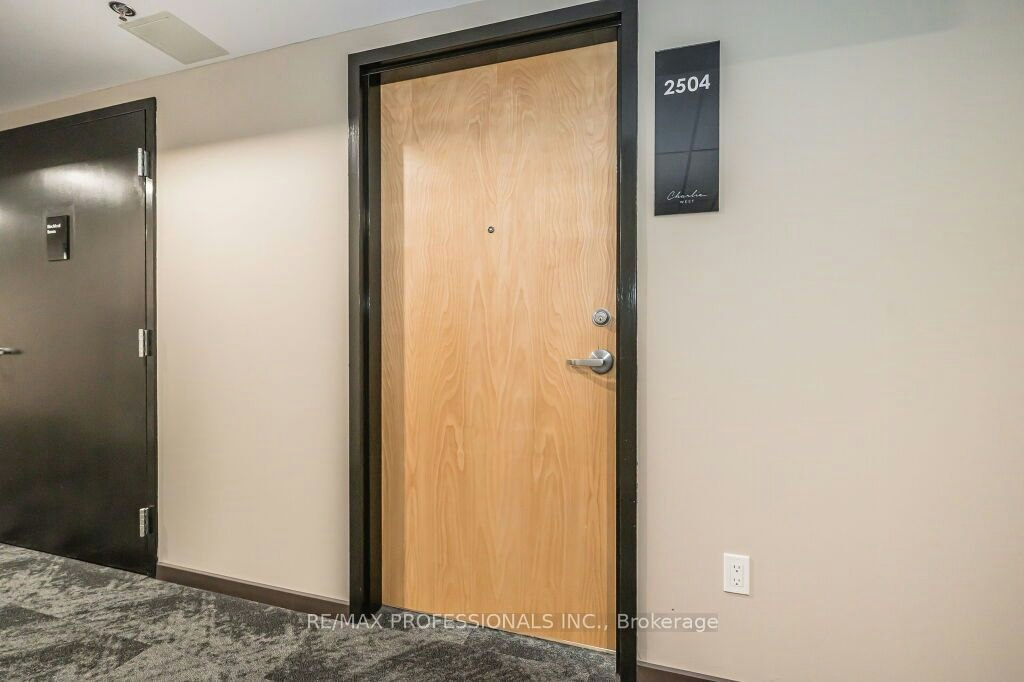 2504-60 Charles Street W, Kitchener, ON, N2G 0C9 - 3