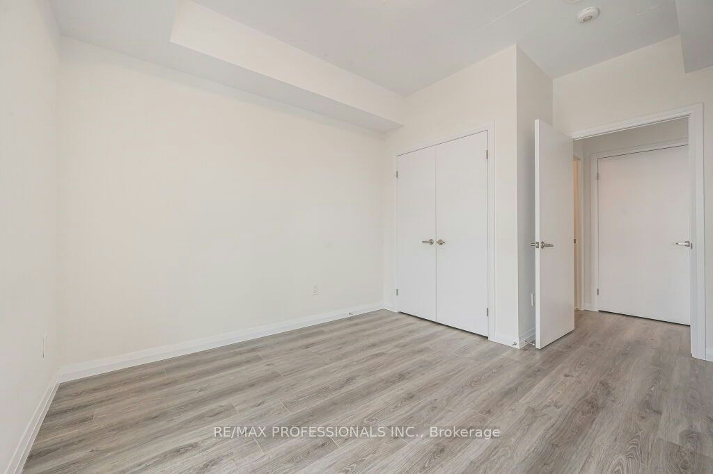 2504-60 Charles Street W, Kitchener, ON, N2G 0C9 - 10
