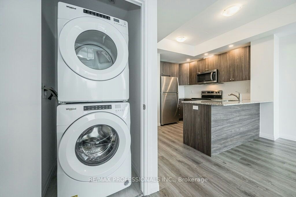 2504-60 Charles Street W, Kitchener, ON, N2G 0C9 - 12