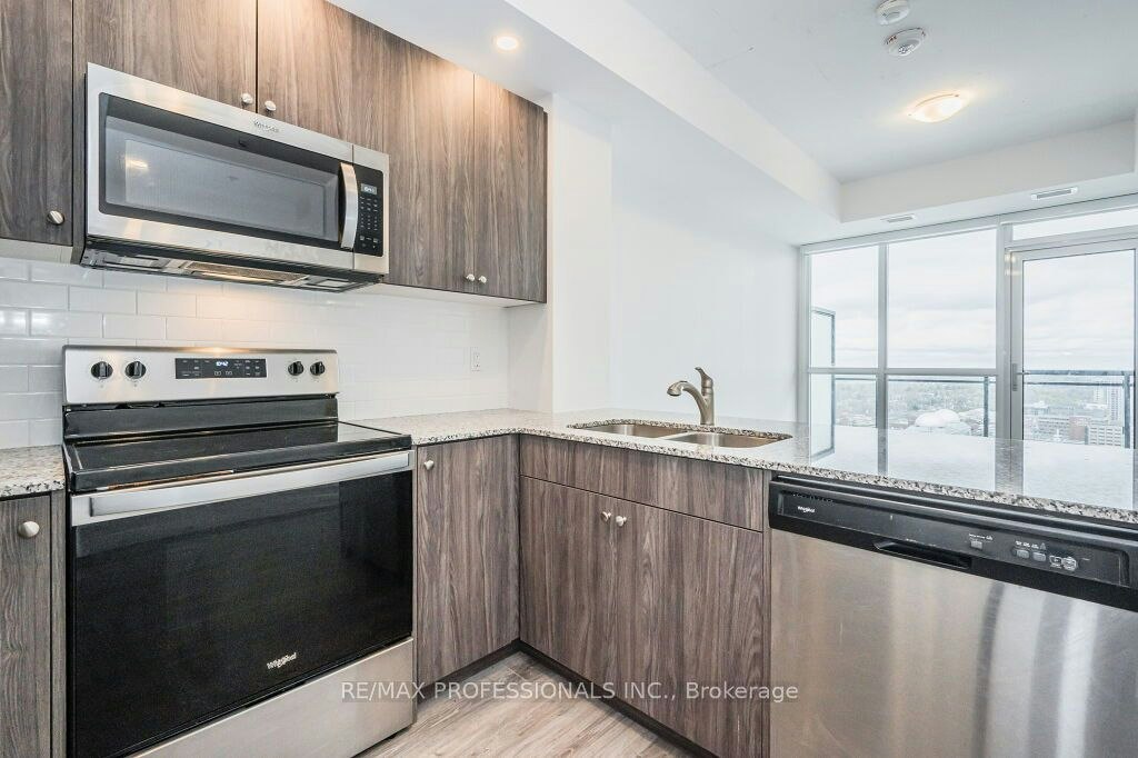 2504-60 Charles Street W, Kitchener, ON, N2G 0C9 - 6