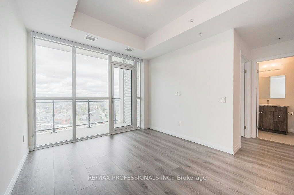 2504-60 Charles Street W, Kitchener, ON, N2G 0C9 - 8