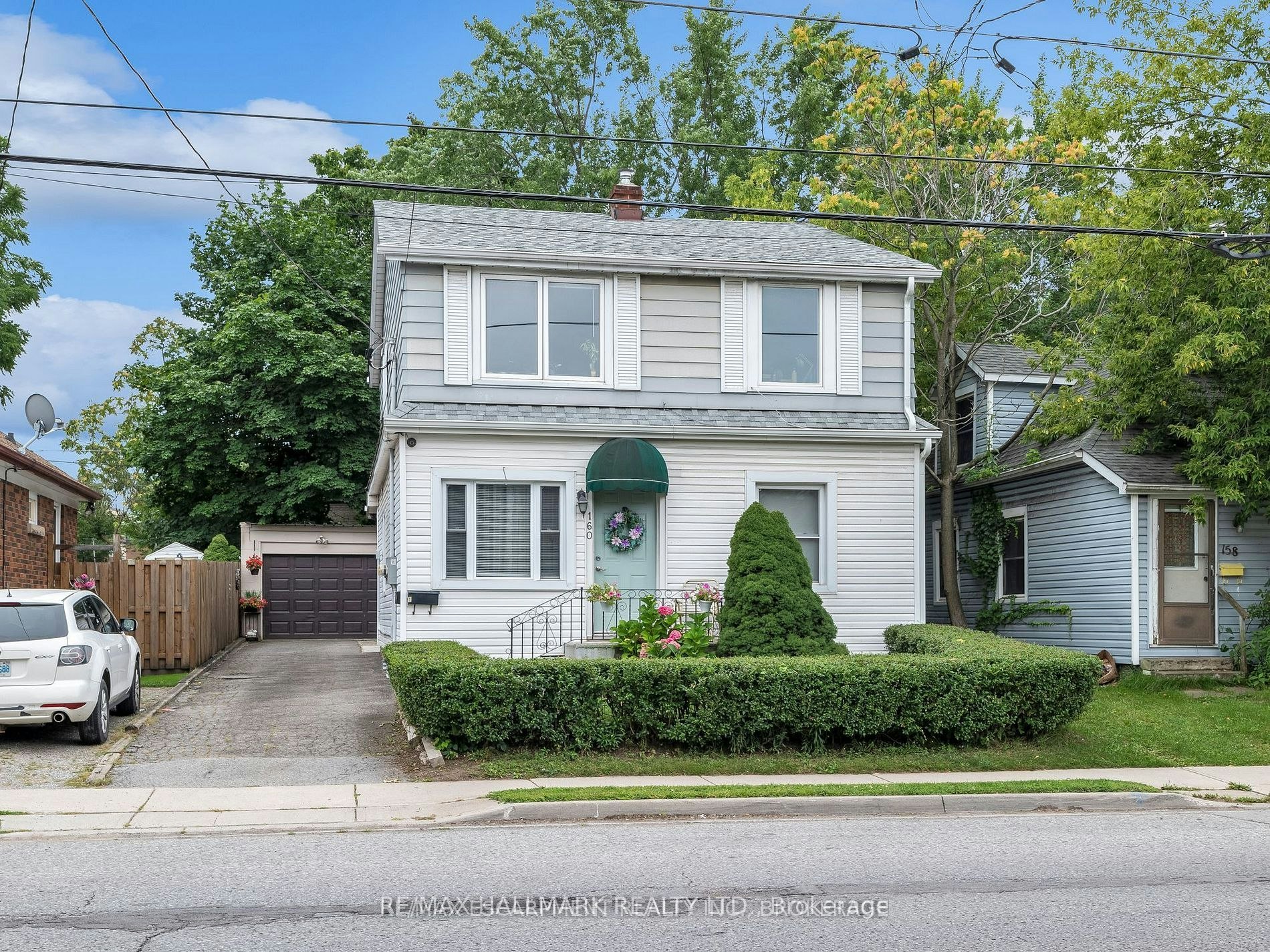 Upper-160 Welland Avenue, St. Catharines, ON, L2R 2N6