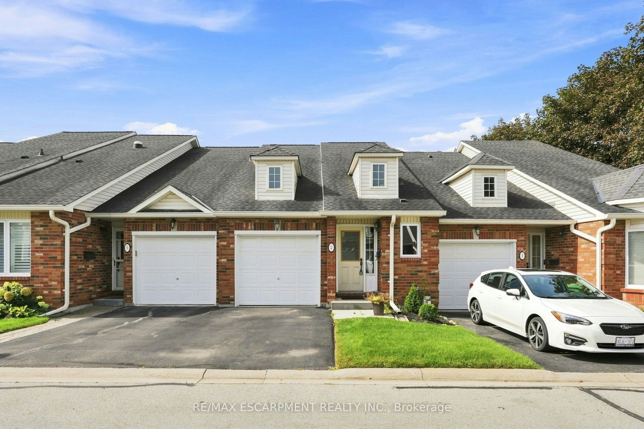 2-222 Fellowes Crescent