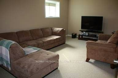 640 Violet Street, Waterloo, ON, N2V 2W2 - 4