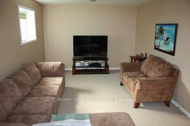 640 Violet Street, Waterloo, ON, N2V 2W2 - 5