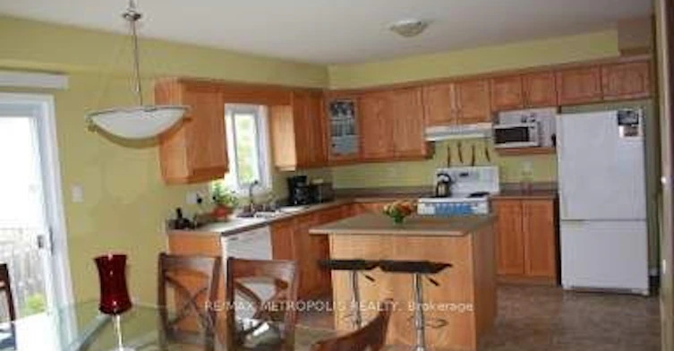 640 Violet Street, Waterloo, ON, N2V 2W2 - 9