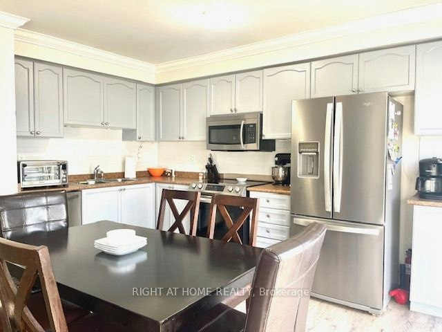 44 Senior Crescent, Cambridge, ON, N1T 2K6 - 11