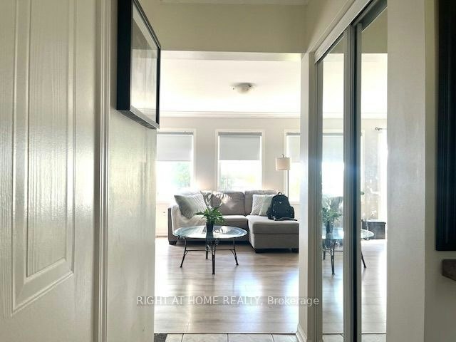 44 Senior Crescent, Cambridge, ON, N1T 2K6 - 4