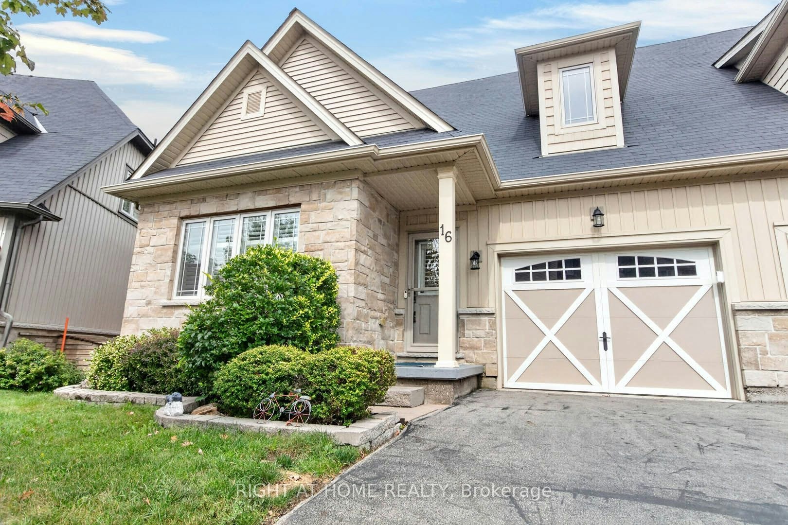 16 Rolling Lane, Hamilton, ON, L8K 0A1