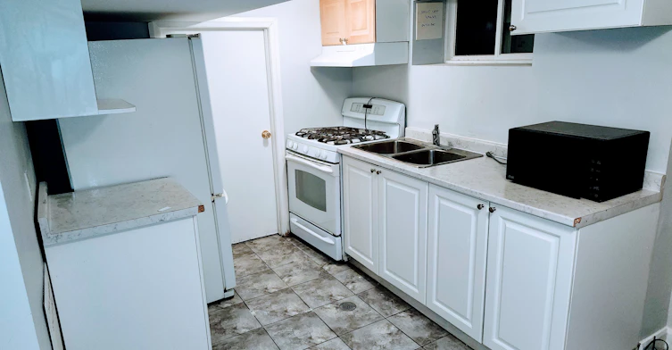 Basemnt-48 Westmount Road S, Waterloo, ON, N2L 2K6 - 6
