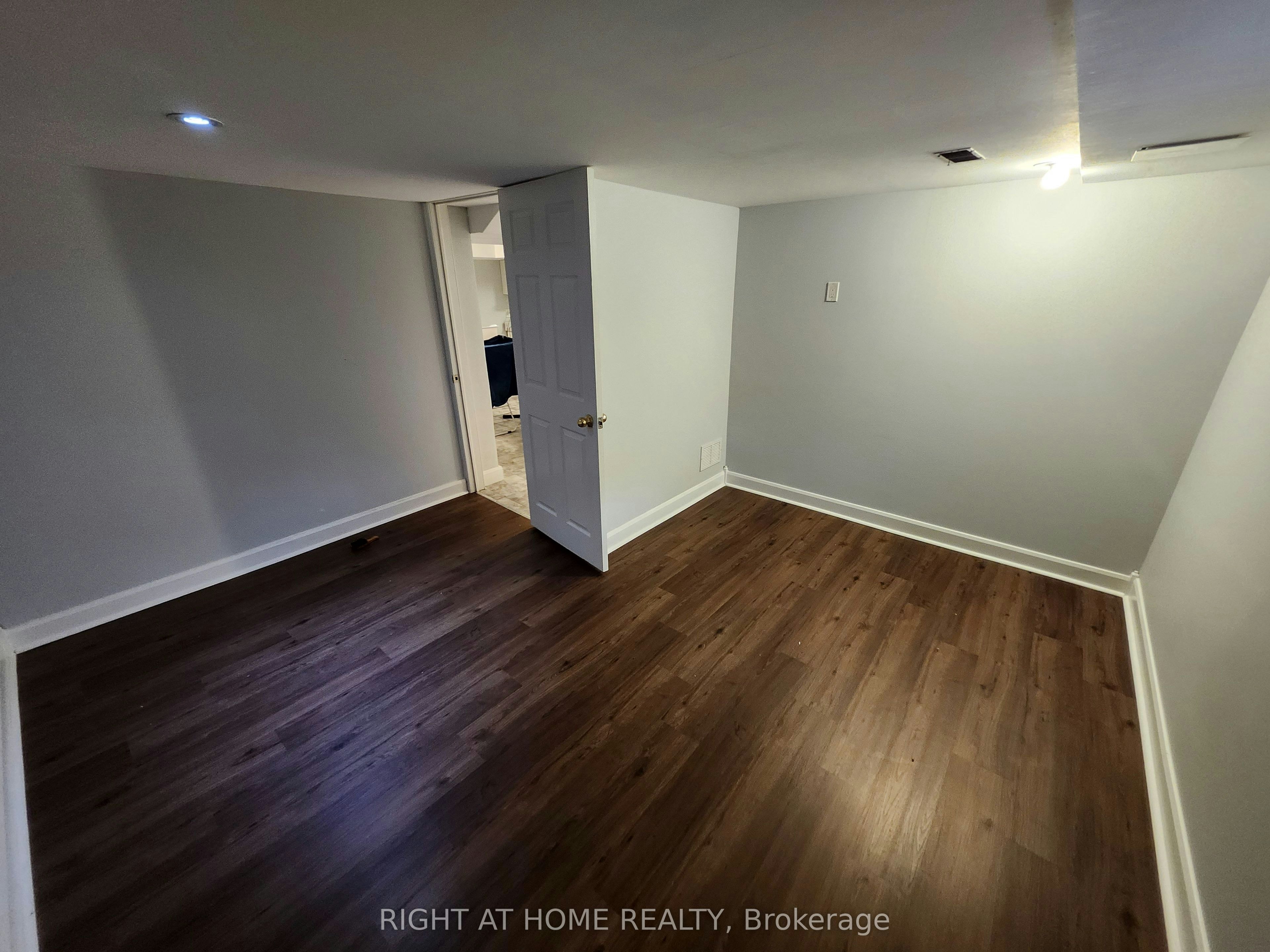 Basemnt-48 Westmount Road S, Waterloo, ON, N2L 2K6 - 4