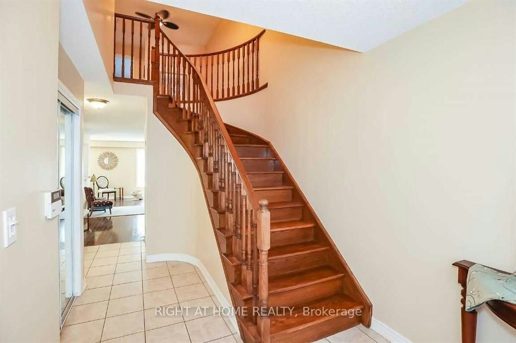344 Main St E, Grimsby Street E, Grimsby, ON, L3M 1R3 - 3