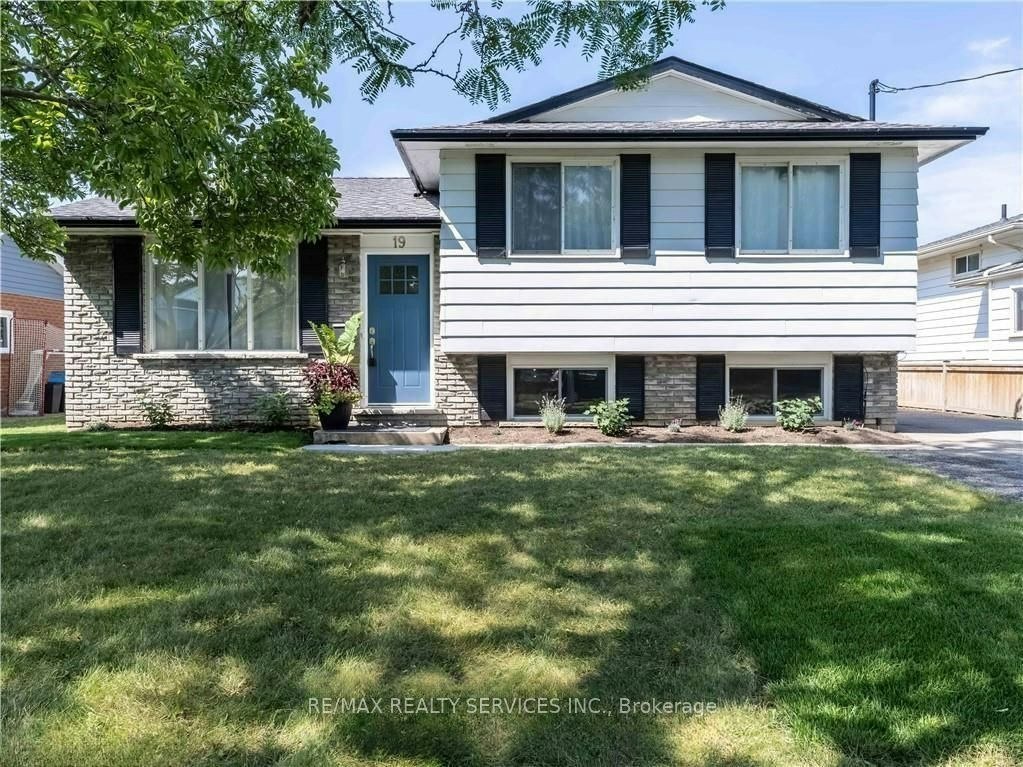 19 Ernest Street, St. Catharines, ON, L2N 6A6 - 2