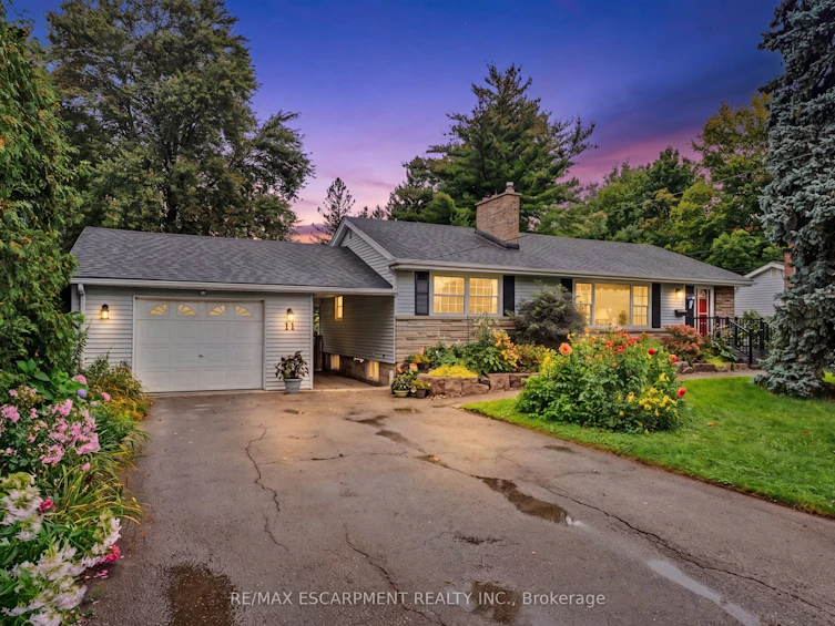 11 Miller Drive, Hamilton, ON, L9G 2H9