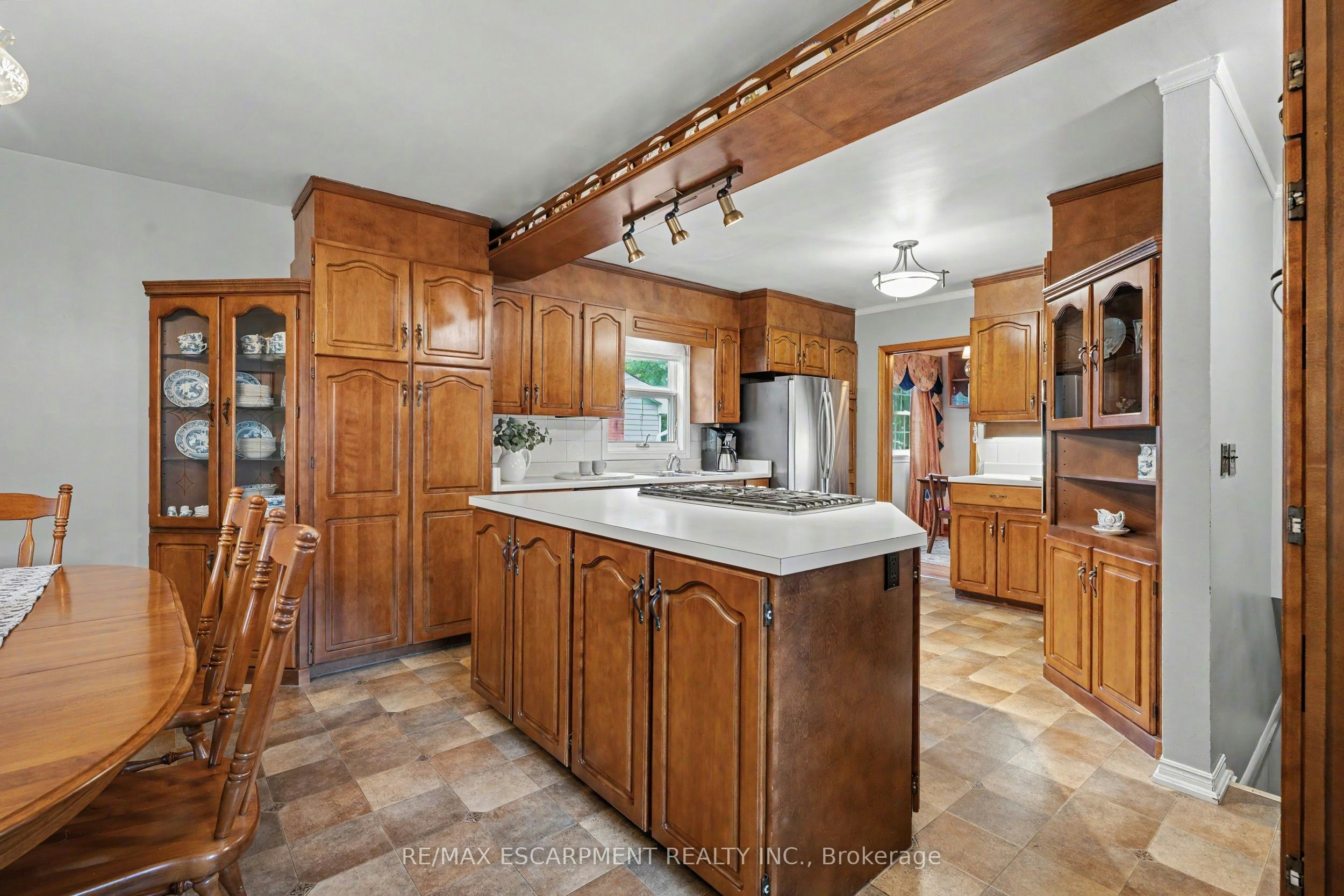 11 Miller Drive, Hamilton, ON, L9G 2H9 - 14