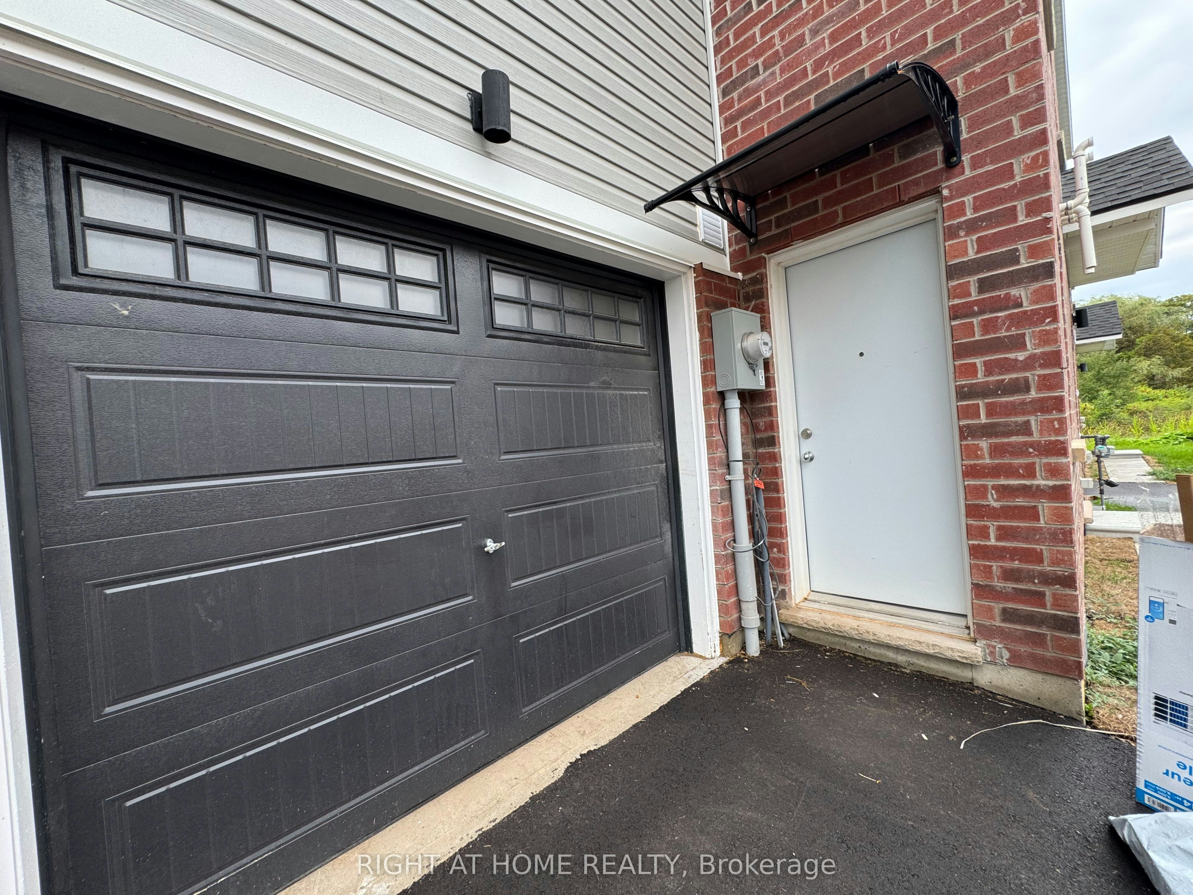 (LOWER)-107 Highriver Trail, Welland, ON, L3C 0H6