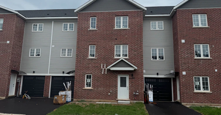 (MAIN)-107 Highriver Trail, Welland, ON, L3C 0H6