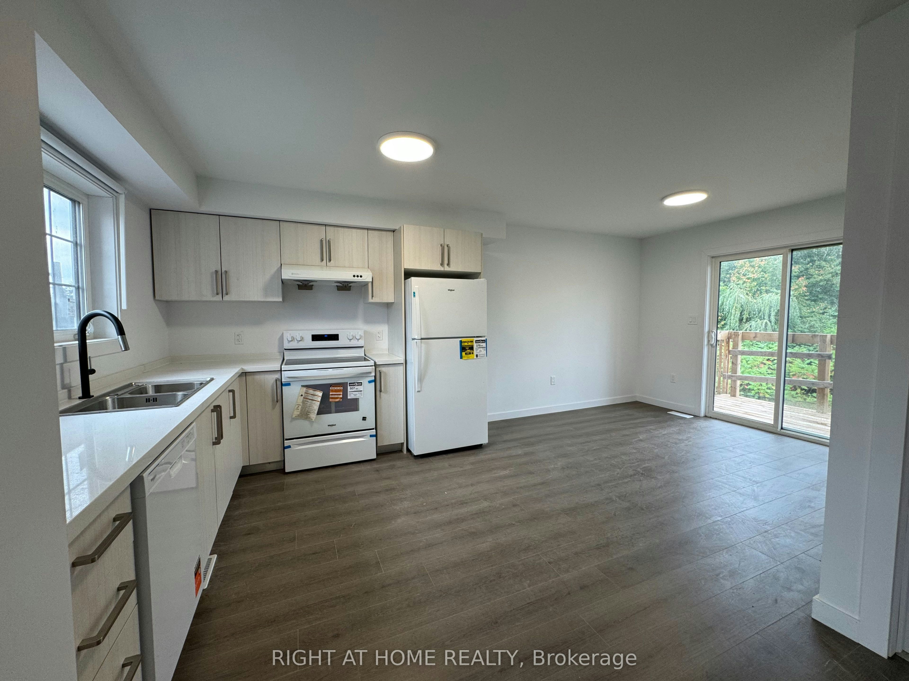 (MAIN)-107 Highriver Trail, Welland, ON, L3C 0H6 - 6
