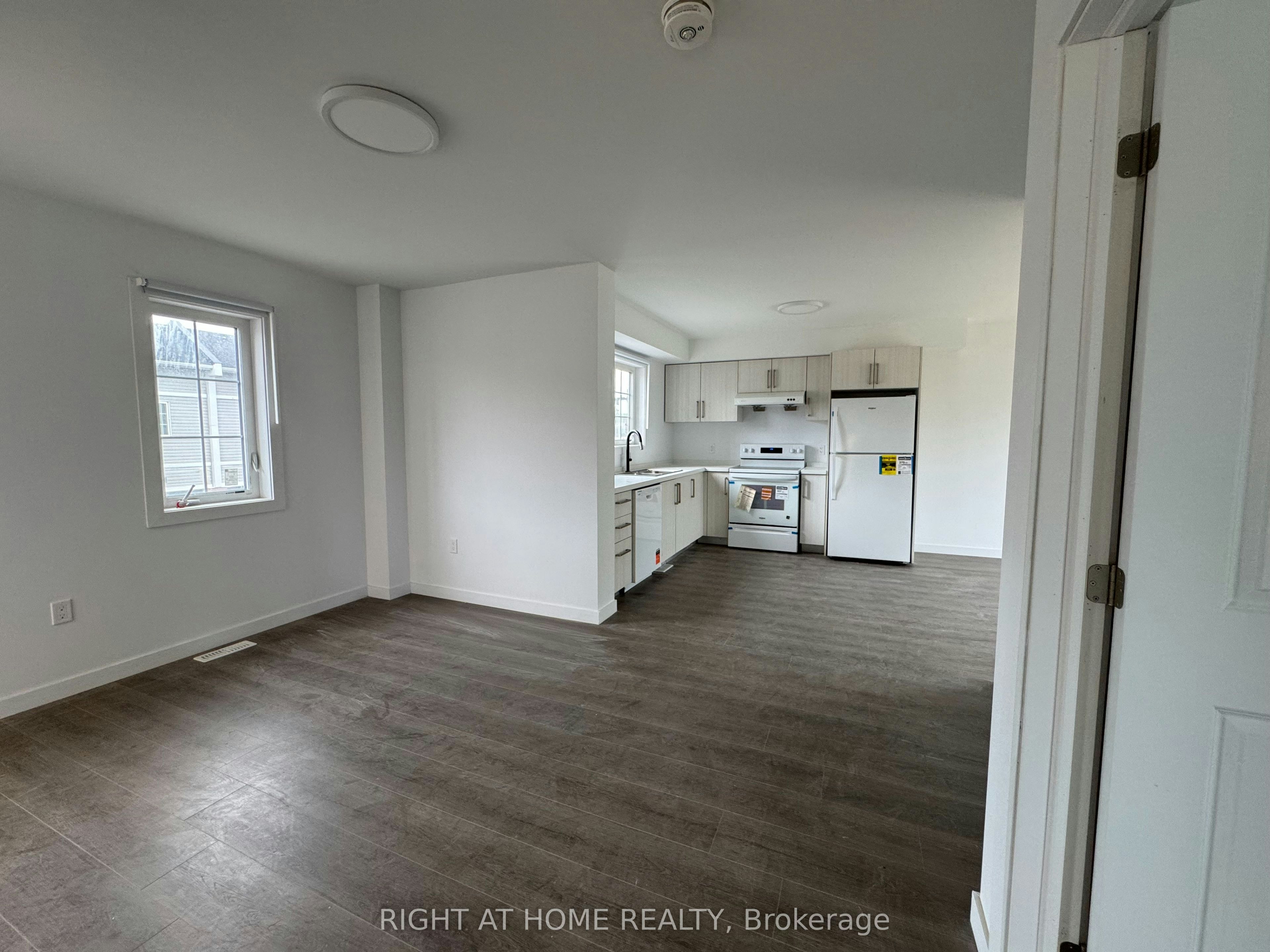 (MAIN)-107 Highriver Trail, Welland, ON, L3C 0H6 - 4