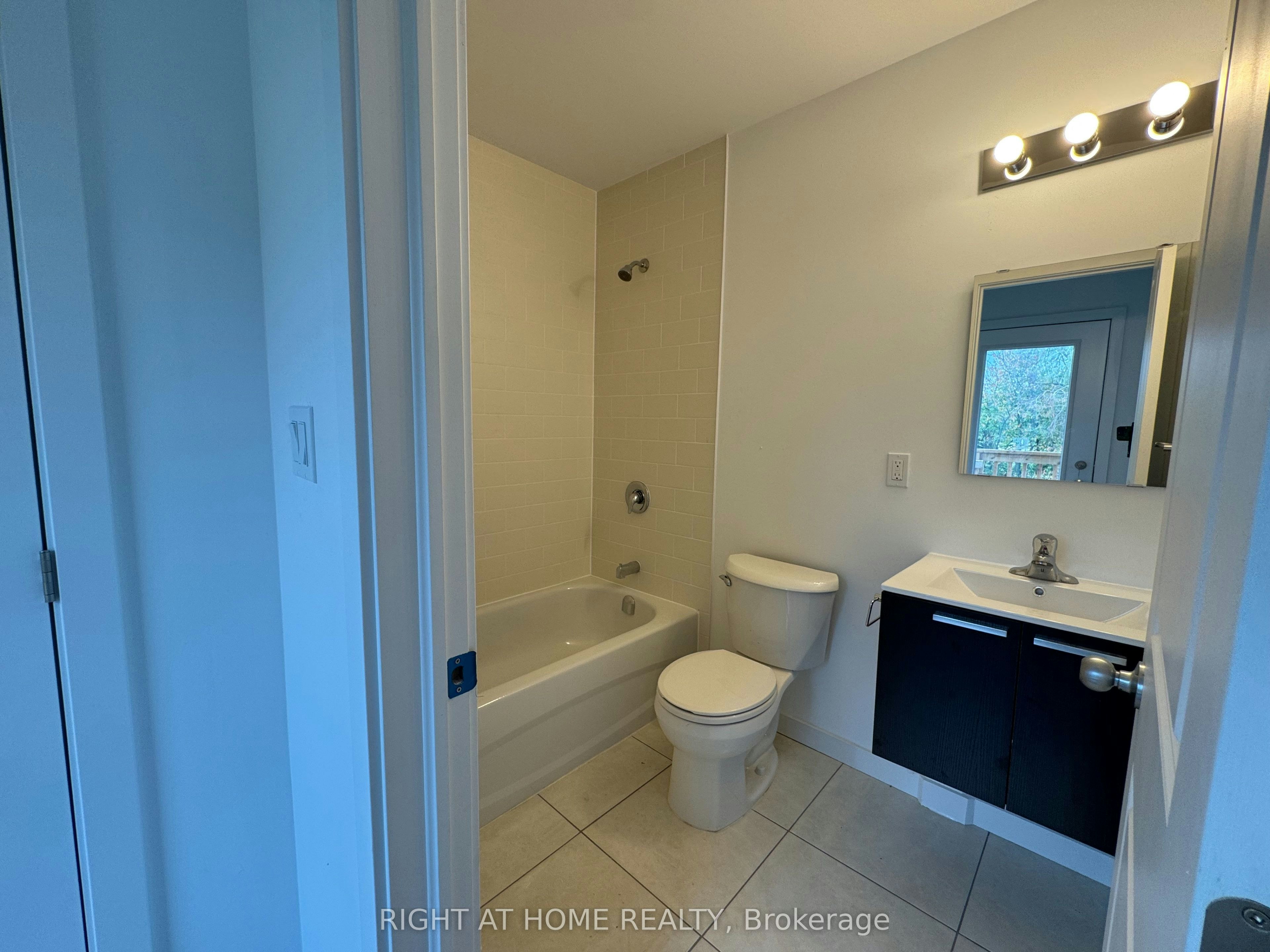 (MAIN)-99 Highriver Trail, Welland, ON, L3C 0H6 - 8