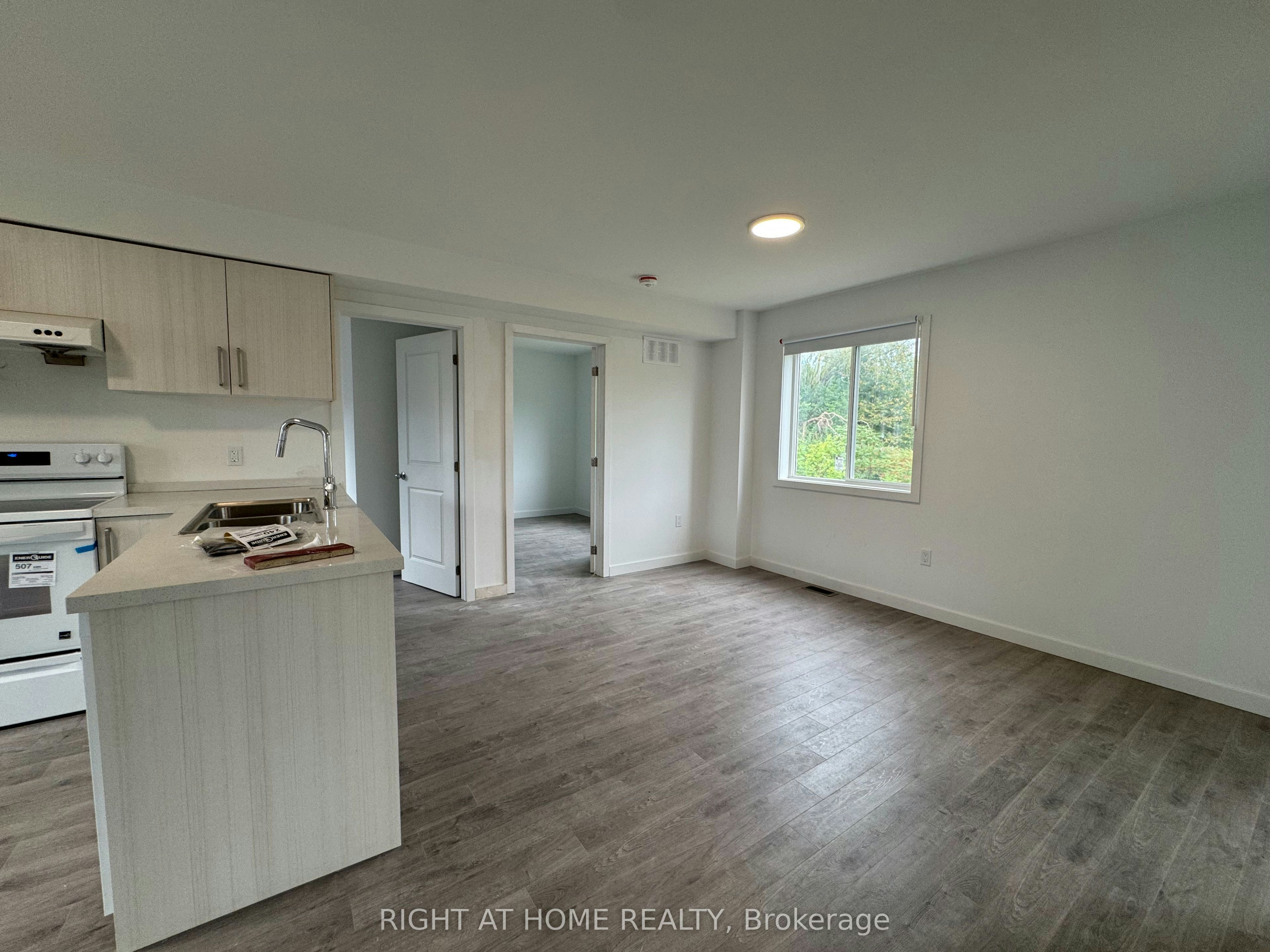 (MAIN)-99 Highriver Trail, Welland, ON, L3C 0H6 - 4