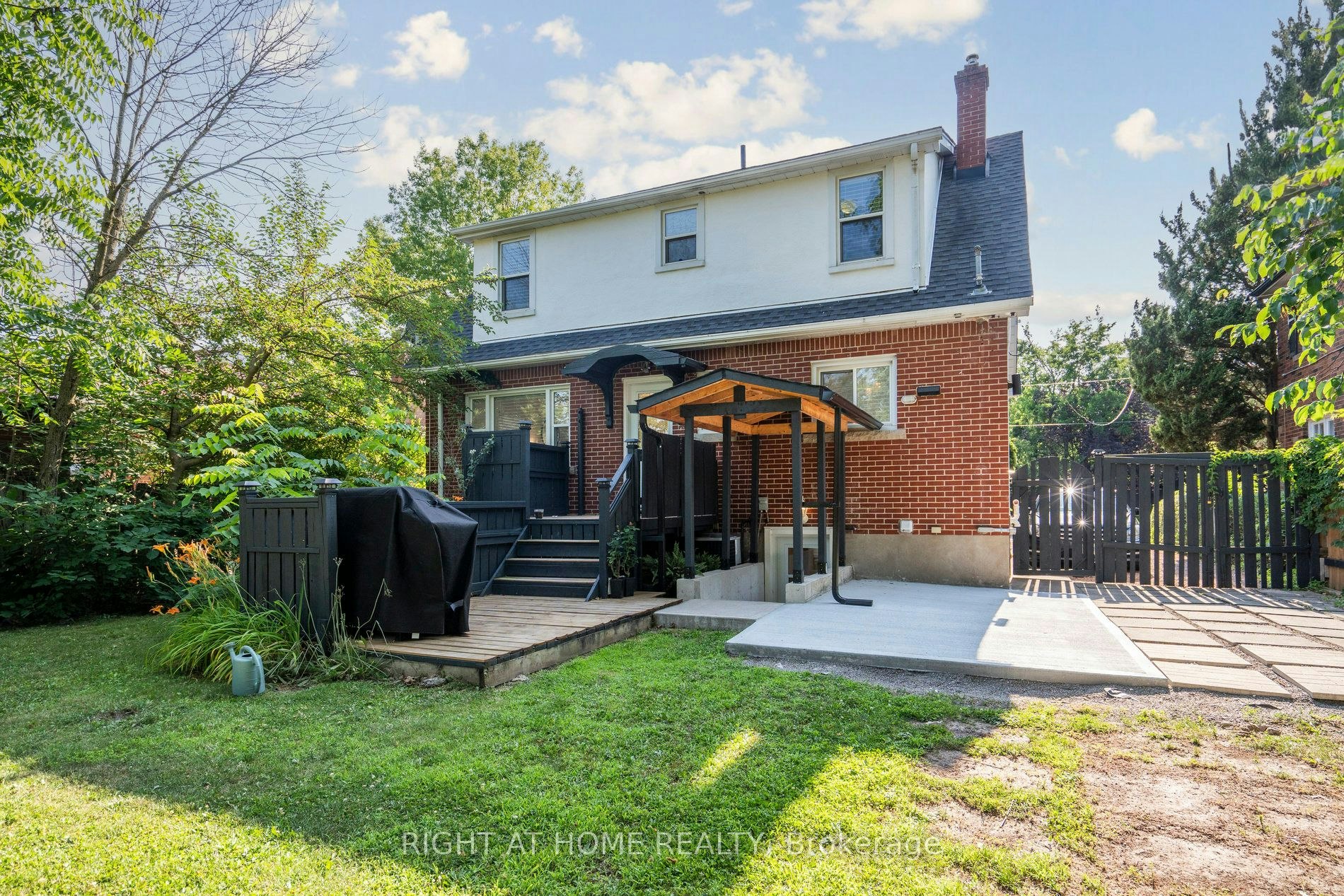 105 Glenridge Avenue, St. Catharines, ON, L2R 4X5 - 44