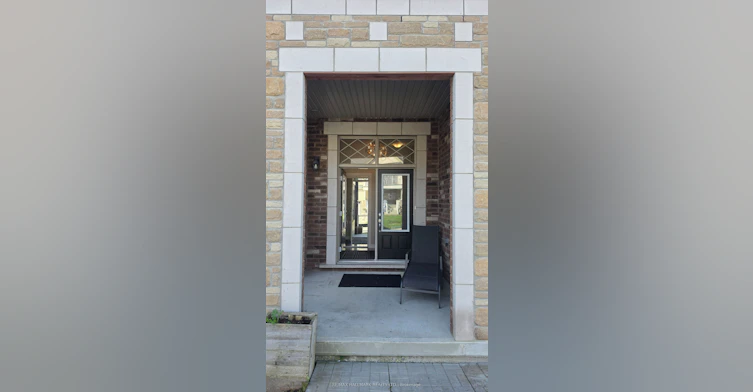 109 Chessington Avenue, East Gwillimbury, ON, L0G 1R0 - 4