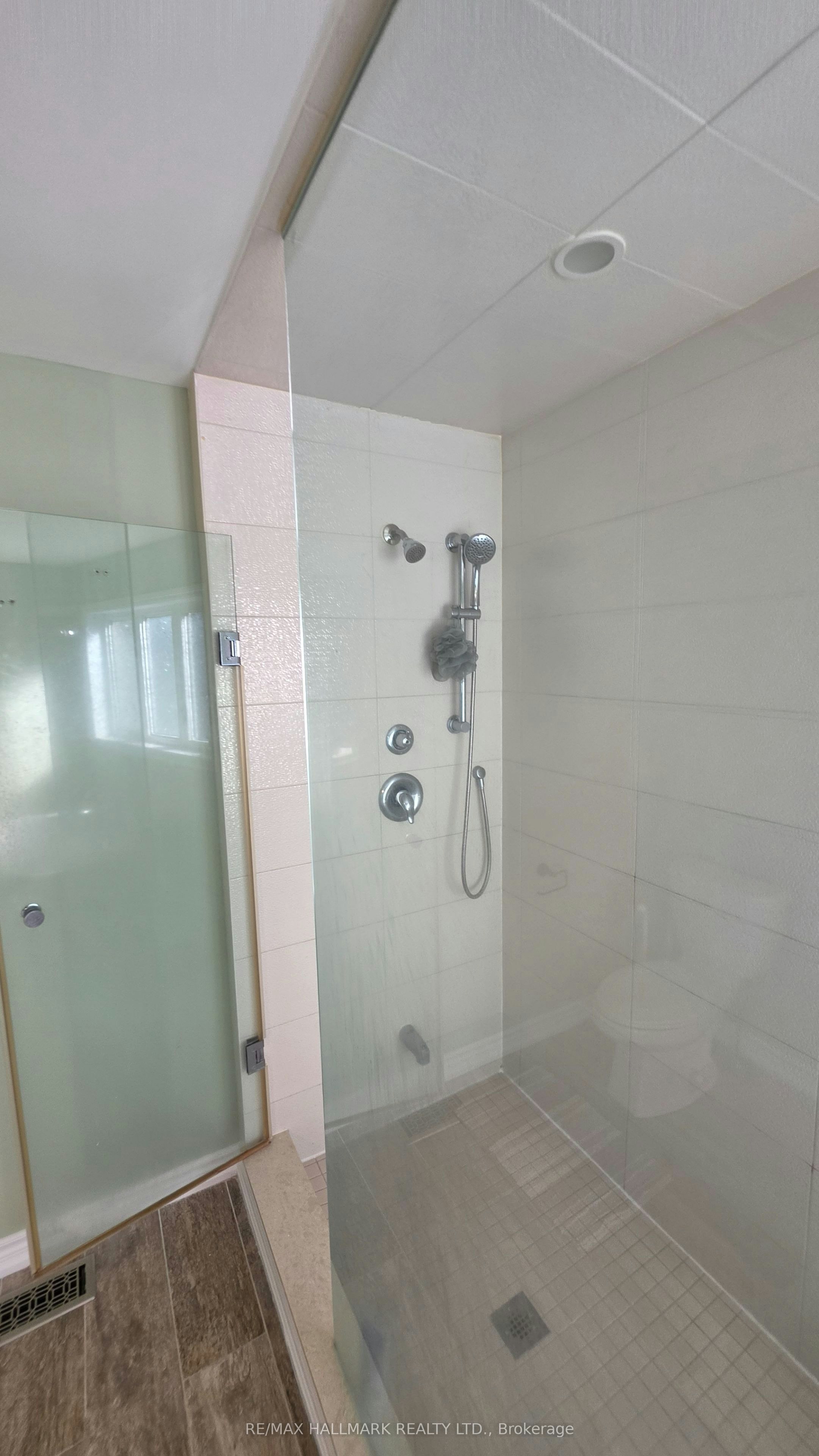 109 Chessington Avenue, East Gwillimbury, ON, L0G 1R0 - 44
