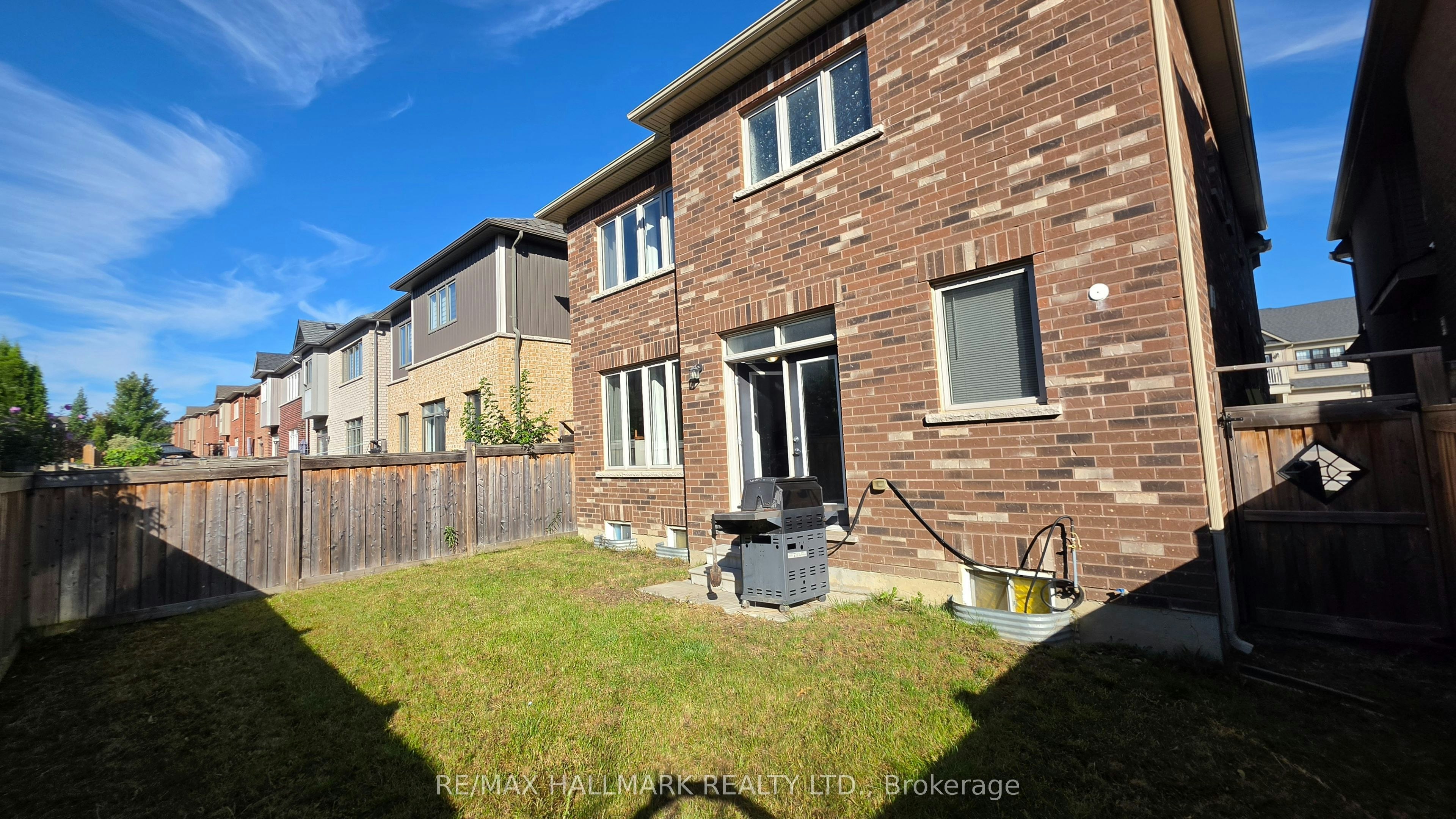 109 Chessington Avenue, East Gwillimbury, ON, L0G 1R0 - 23