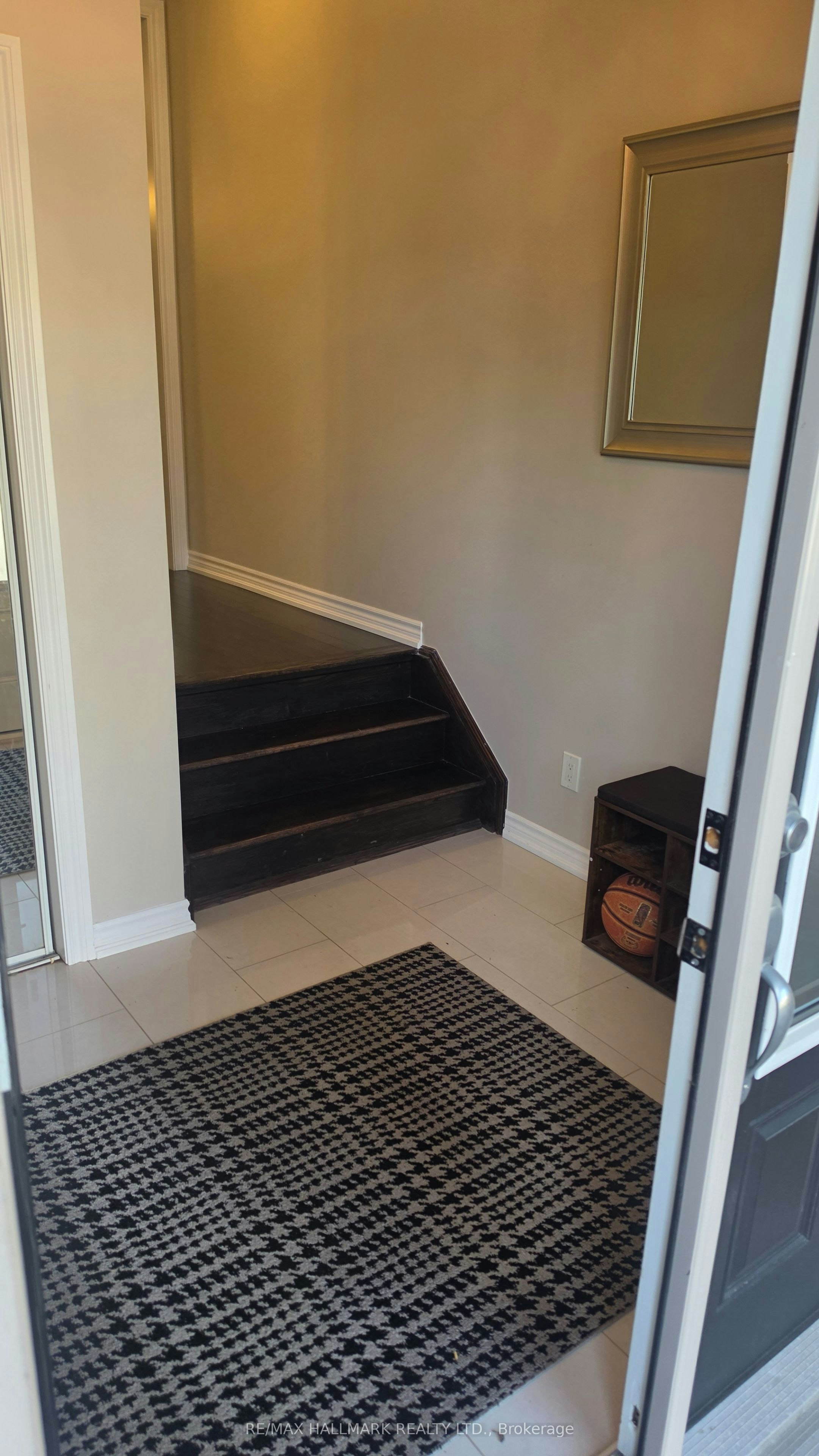 109 Chessington Avenue, East Gwillimbury, ON, L0G 1R0 - 7