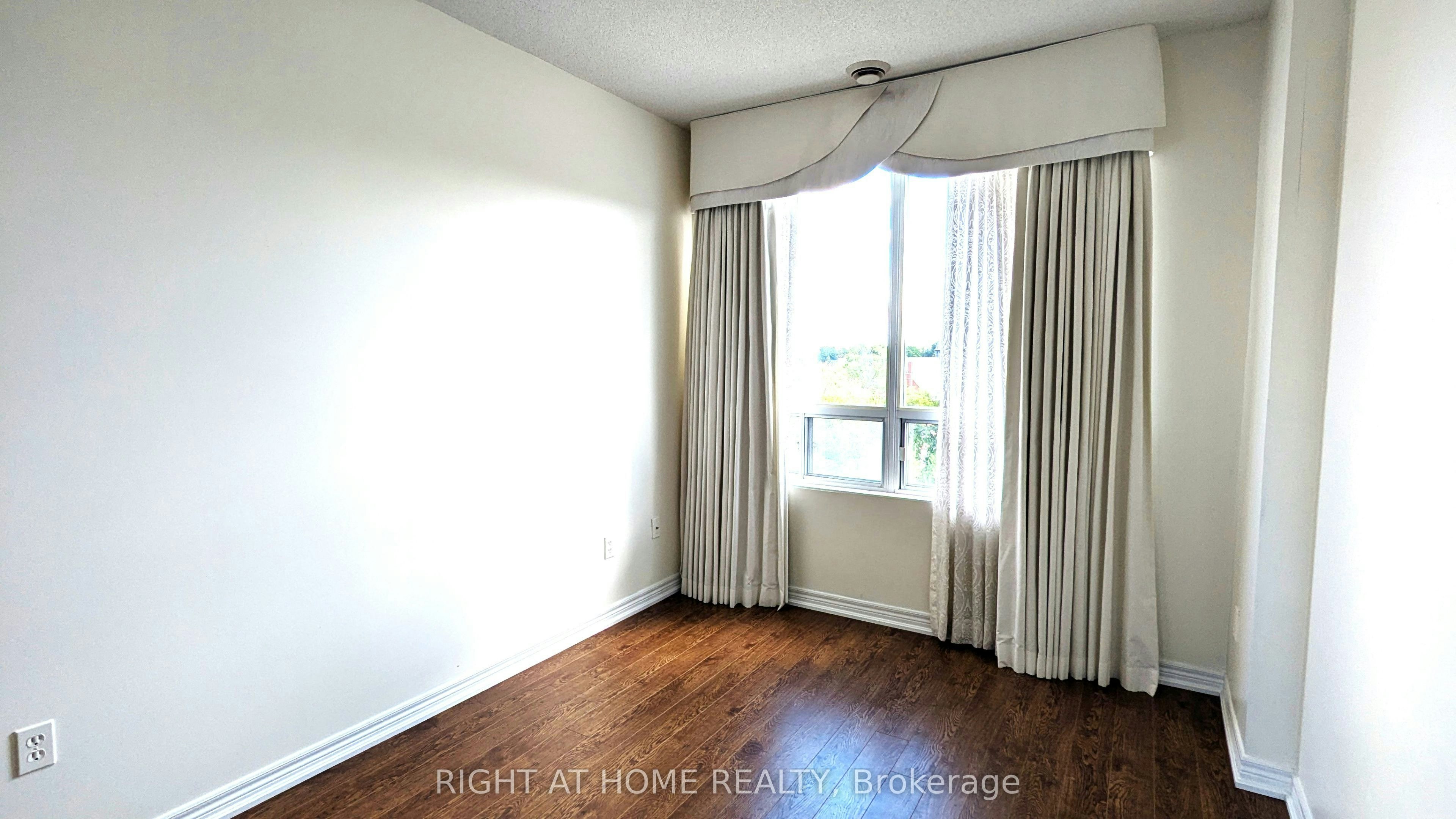 503-60 Wyndham Street S, Guelph, ON, N1E 7H7 - 10
