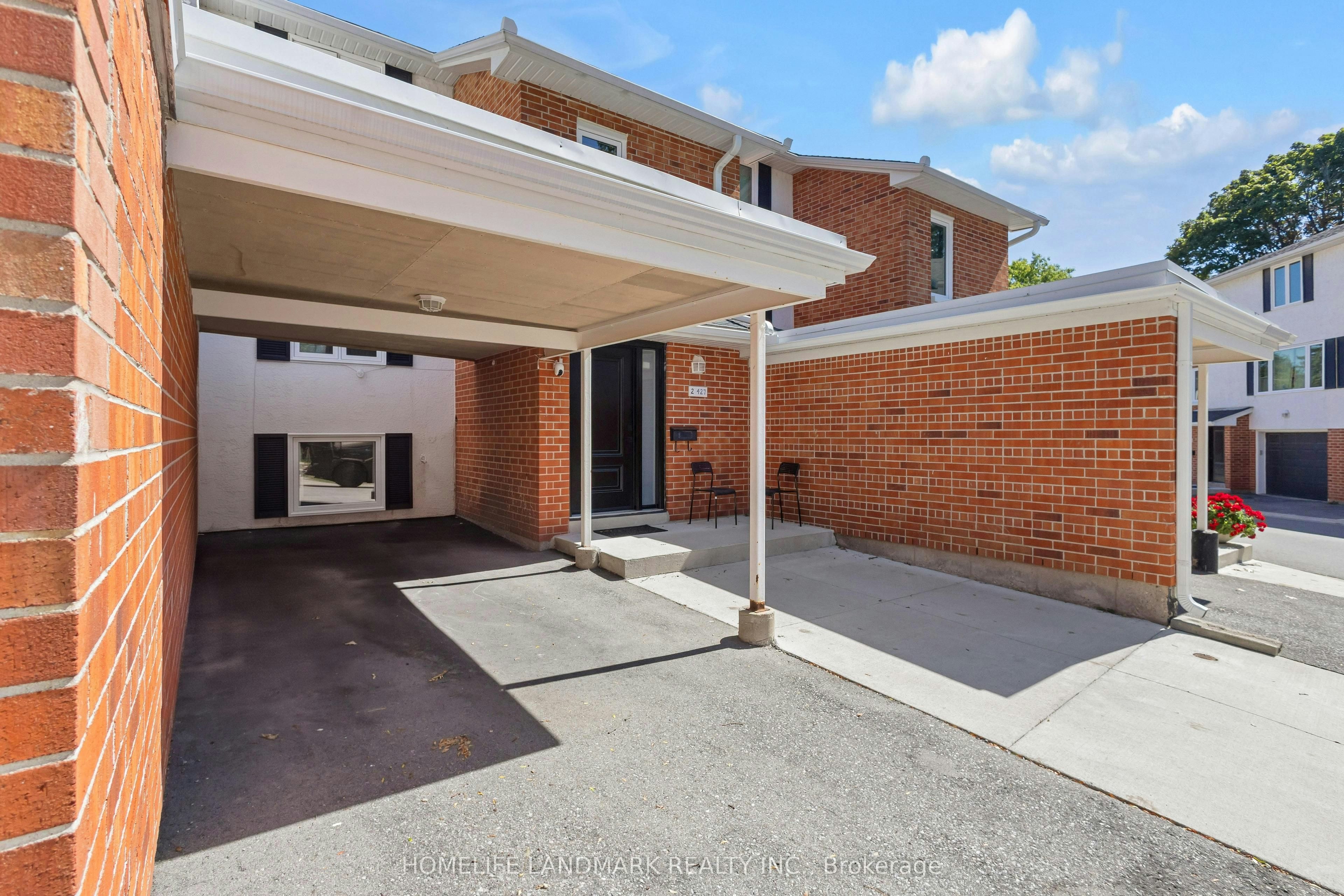 2-427 Keats Way, Waterloo, ON, N2L 5S7