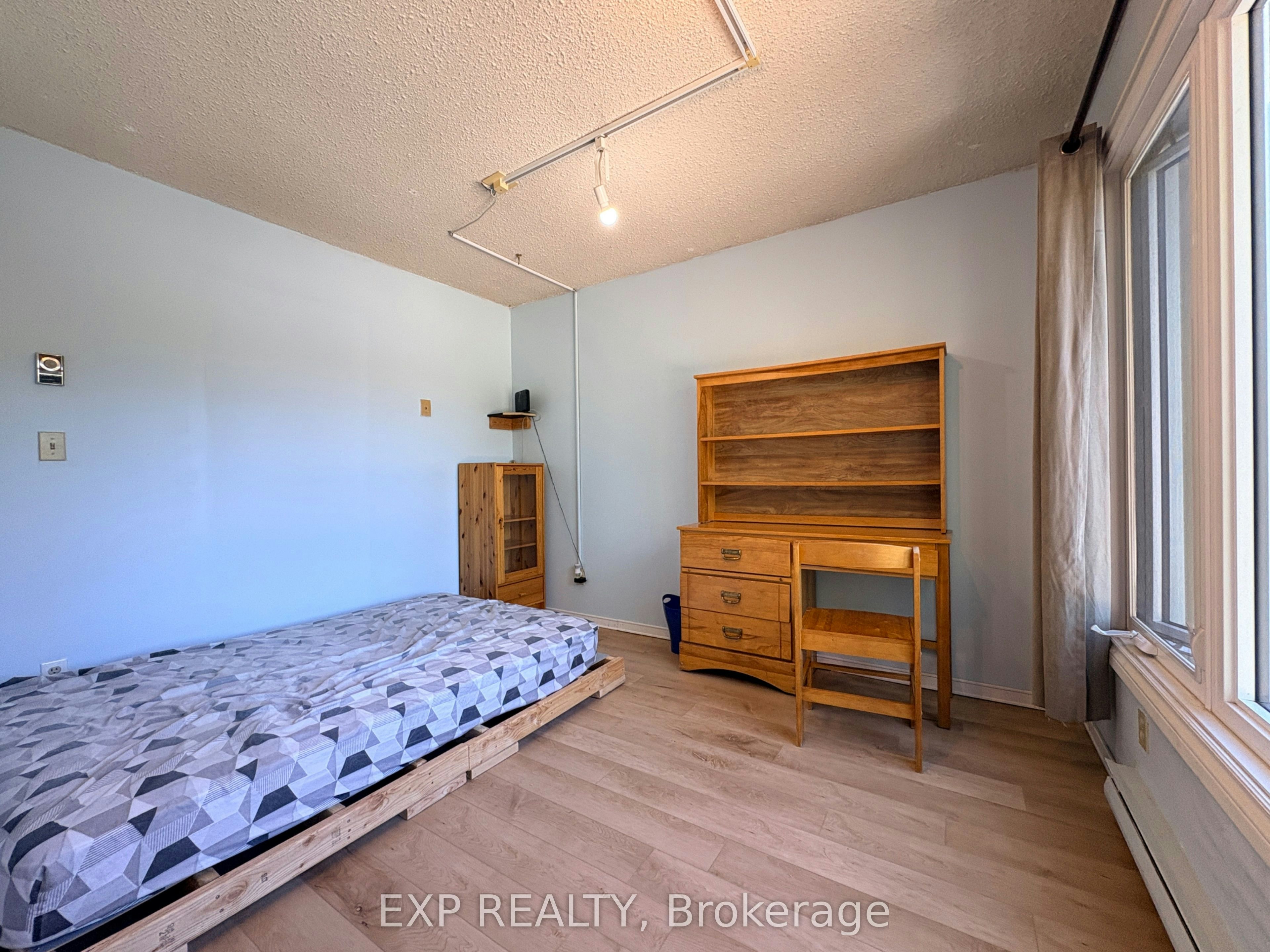 1-341 Geneva Street, St. Catharines, ON, L2N 2G3 - 2