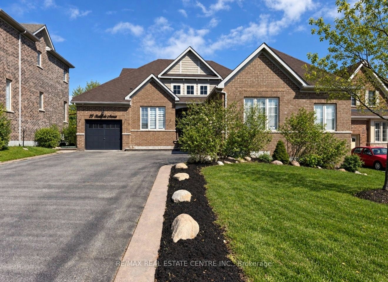 33 Stonegate Avenue, Mono, ON, L9W 6X1