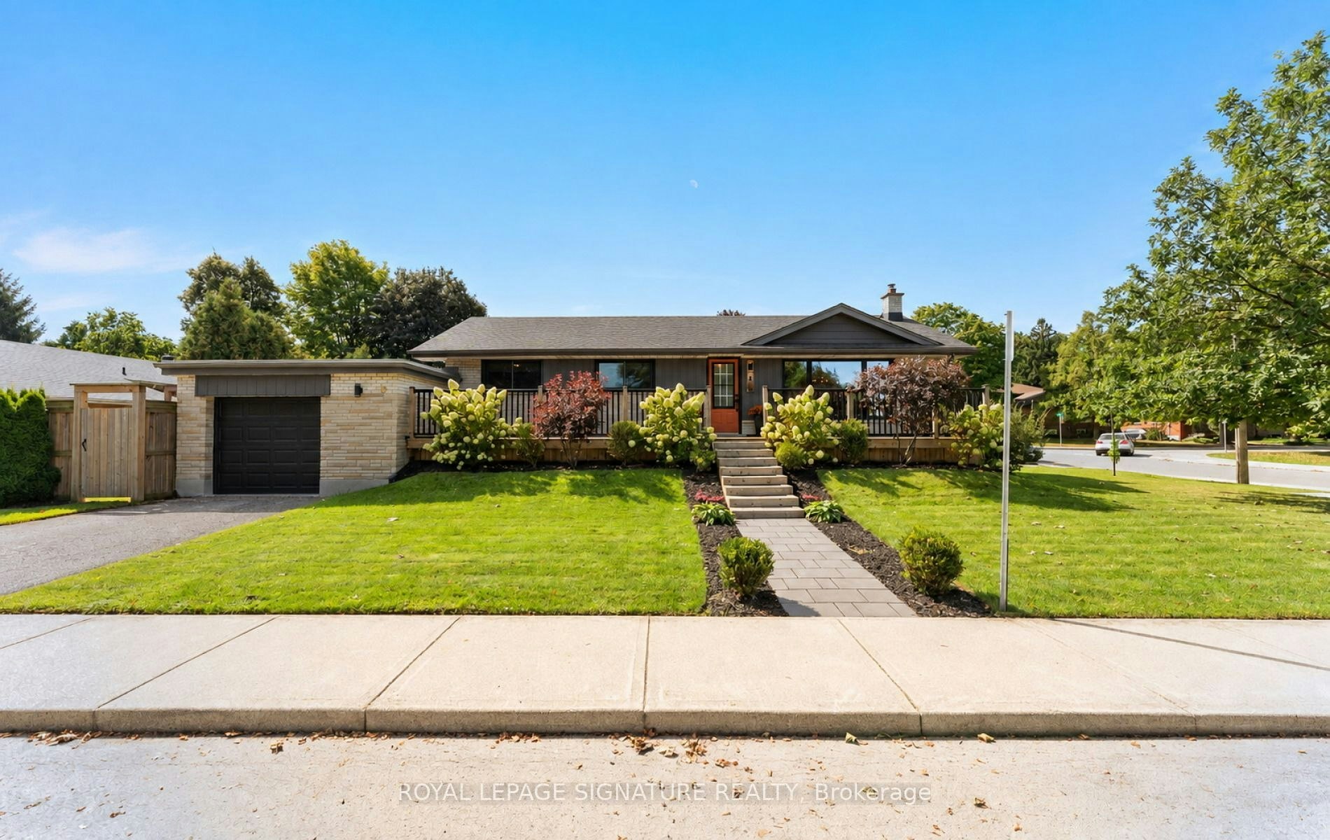 4 Algoma Crescent, Hamilton, ON, L9C 1S6