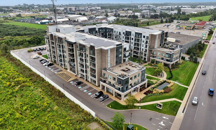 140-5055 Greenlane Road