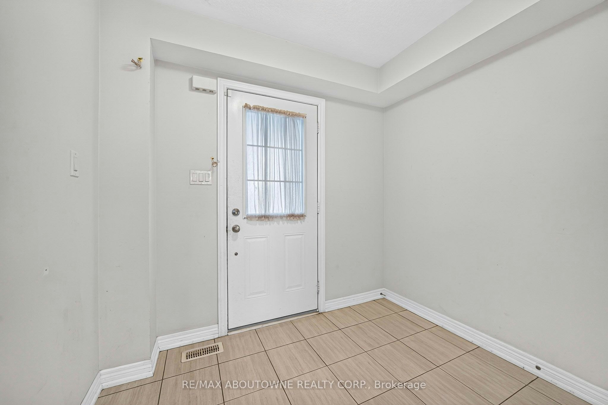 10-420 Linden Drive, Cambridge, ON, N3H 0C2 - 3