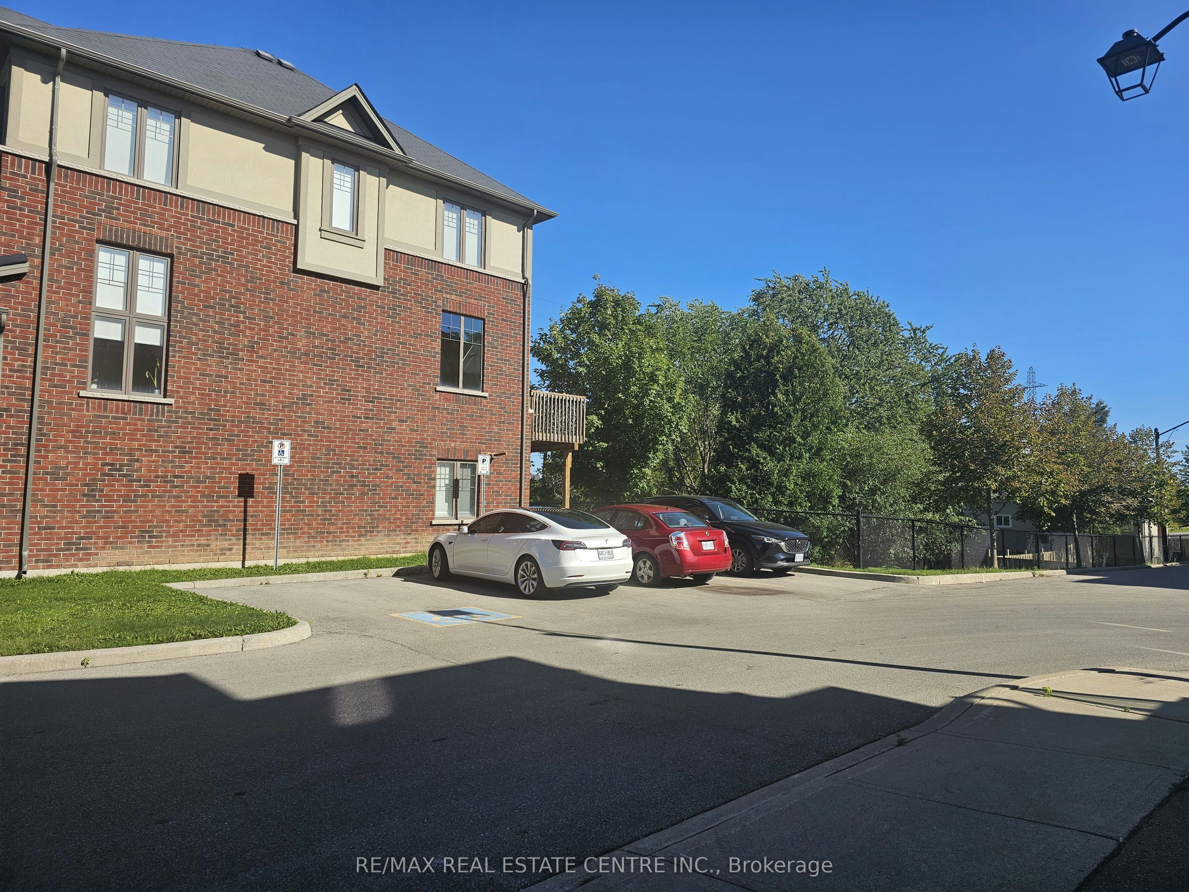 17-1169 Garner Road E, Hamilton, ON, L9G 0G8 - 4