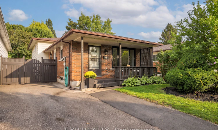 447 Drummerhill Crescent