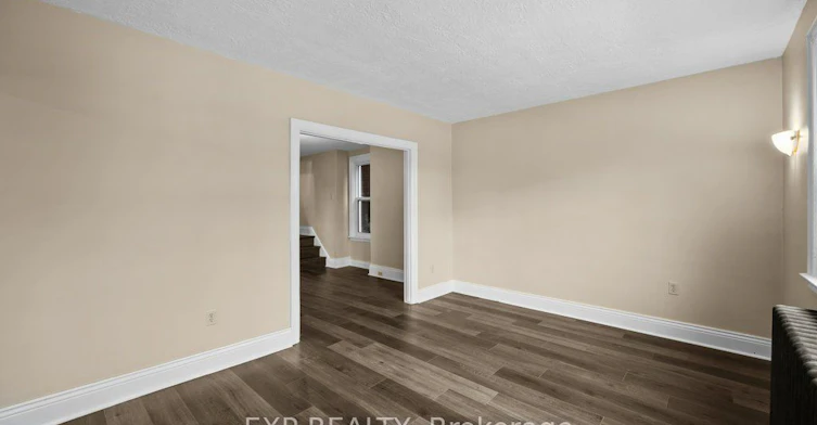 54 Frederick Avenue, Hamilton, ON, L8H 4K4 - 4