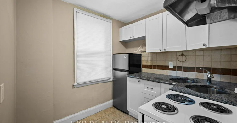 1-128 Britannia Avenue, Hamilton, ON, L8H 4K4 - 4