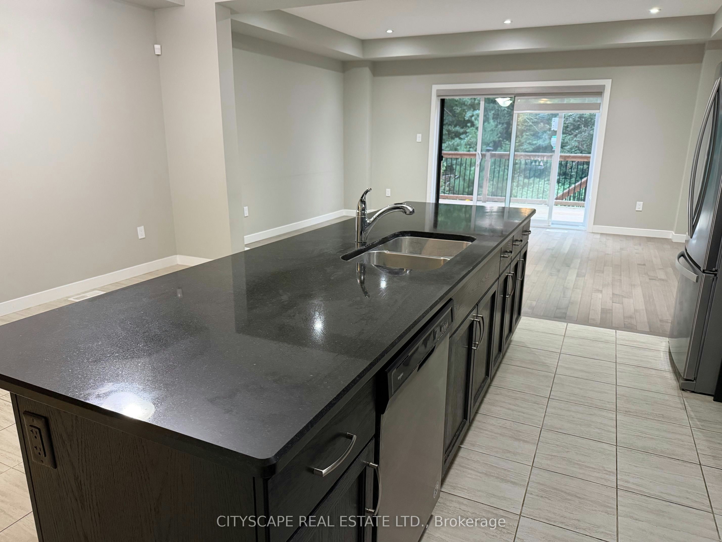 908 Robert Ferrie Drive, Kitchener, ON, N2R 0P2 - 4