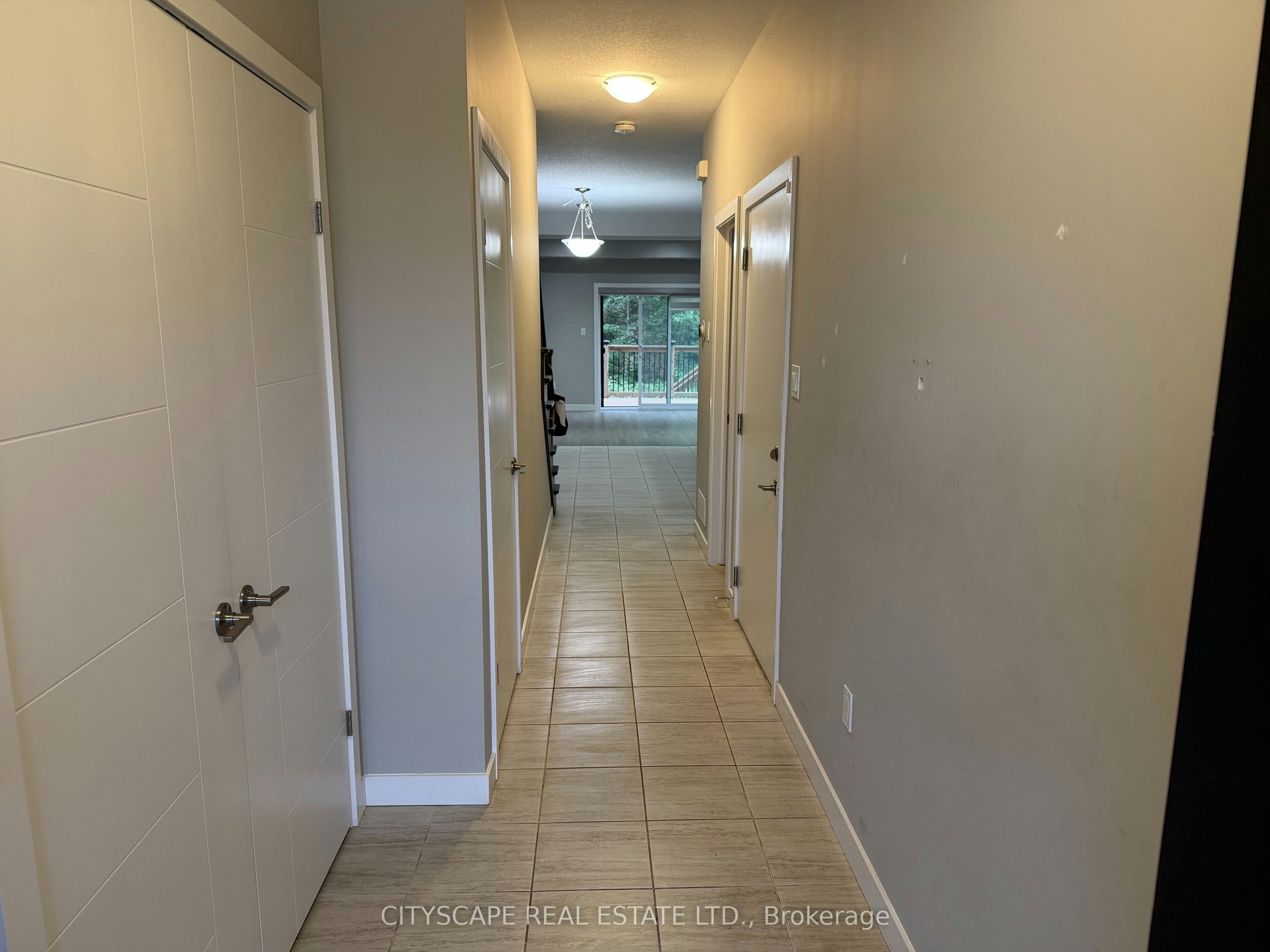 908 Robert Ferrie Drive, Kitchener, ON, N2R 0P2 - 2