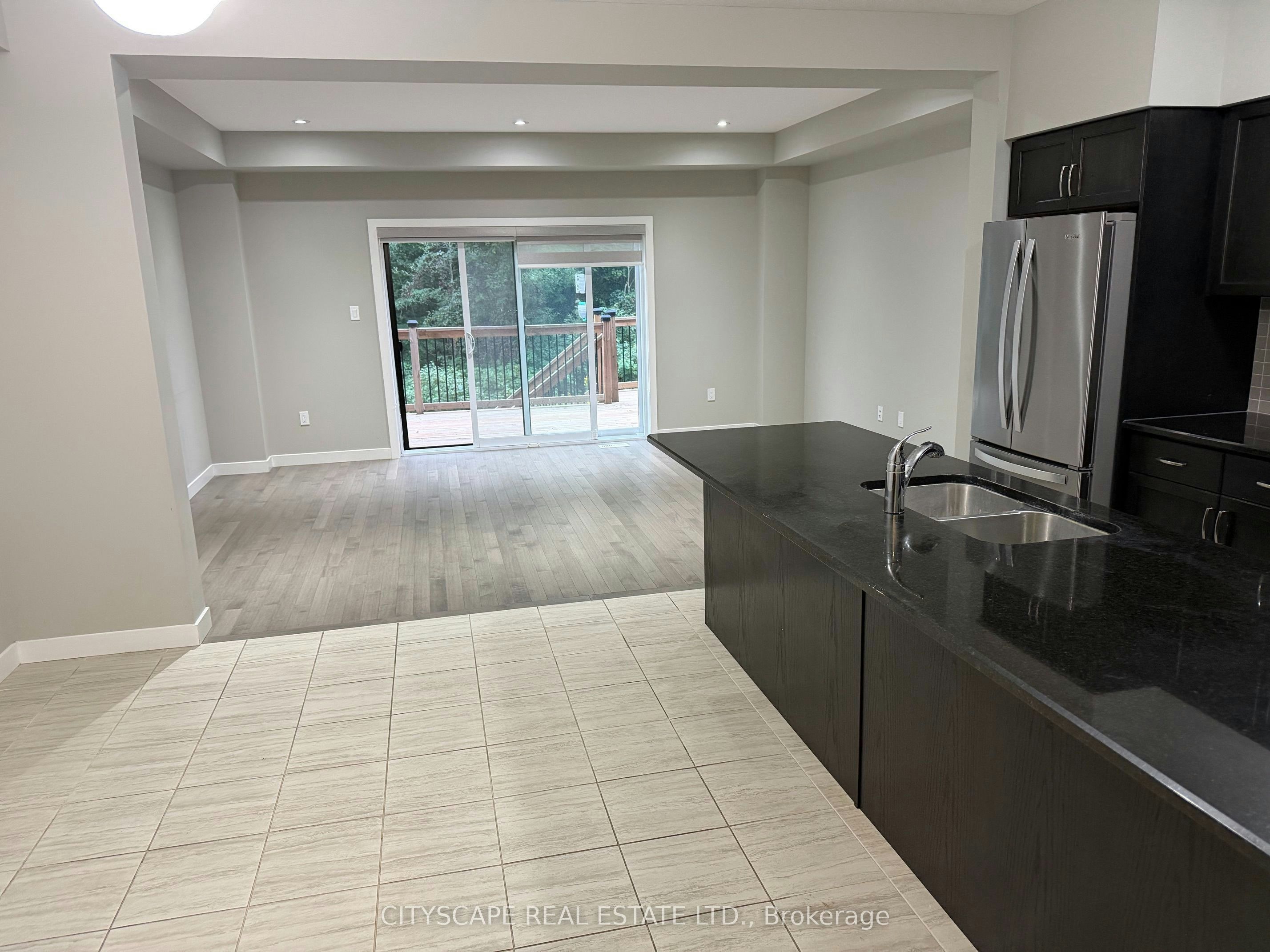 908 Robert Ferrie Drive, Kitchener, ON, N2R 0P2 - 5