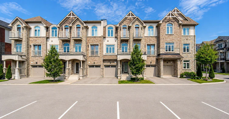 137 Borers Creek Circle, Hamilton, ON, L8B 1W3 - 2