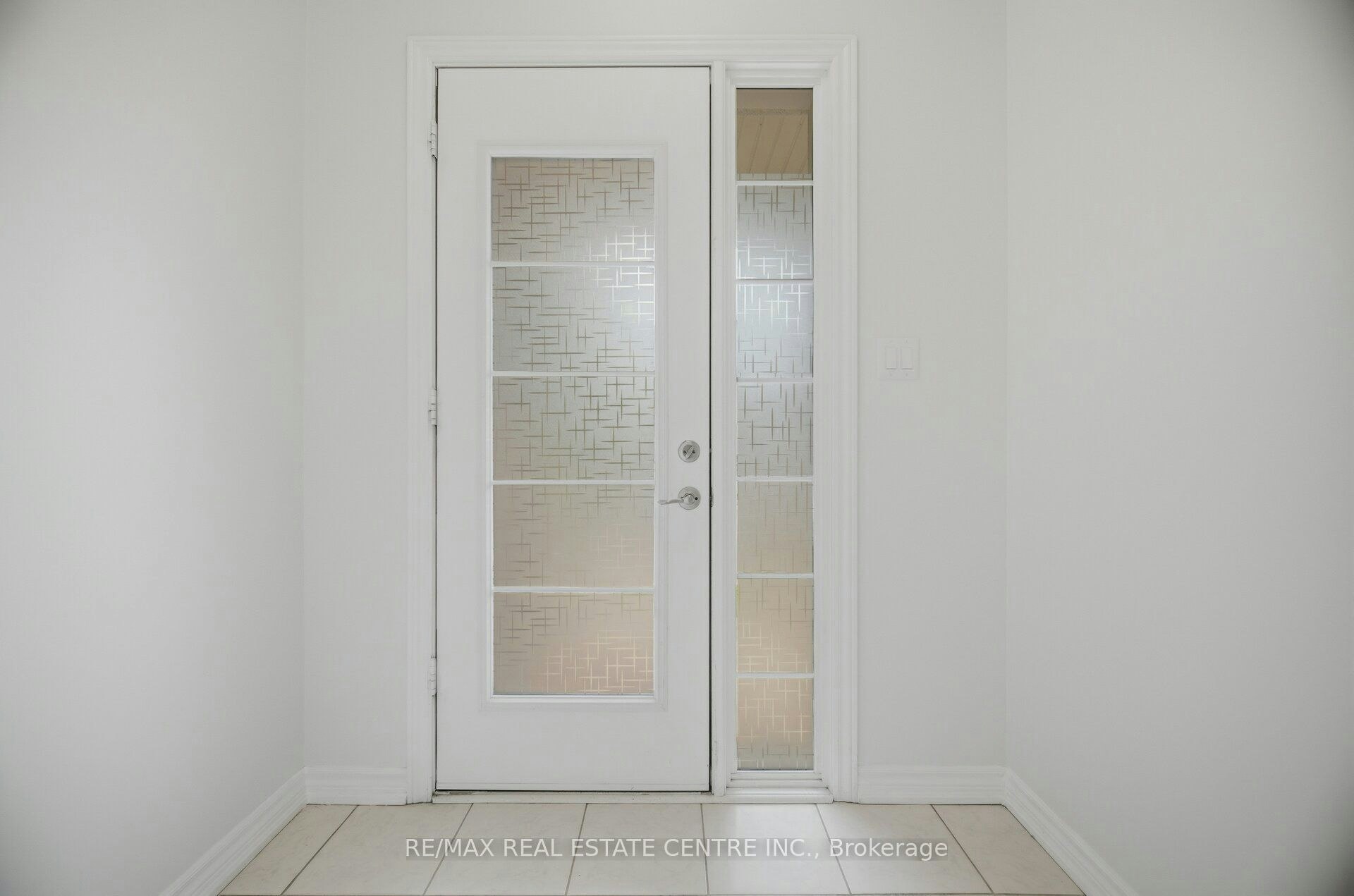 137 Borers Creek Circle, Hamilton, ON, L8B 1W3 - 4