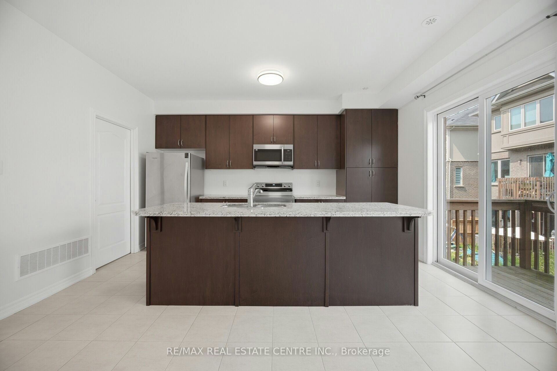 137 Borers Creek Circle, Hamilton, ON, L8B 1W3 - 14